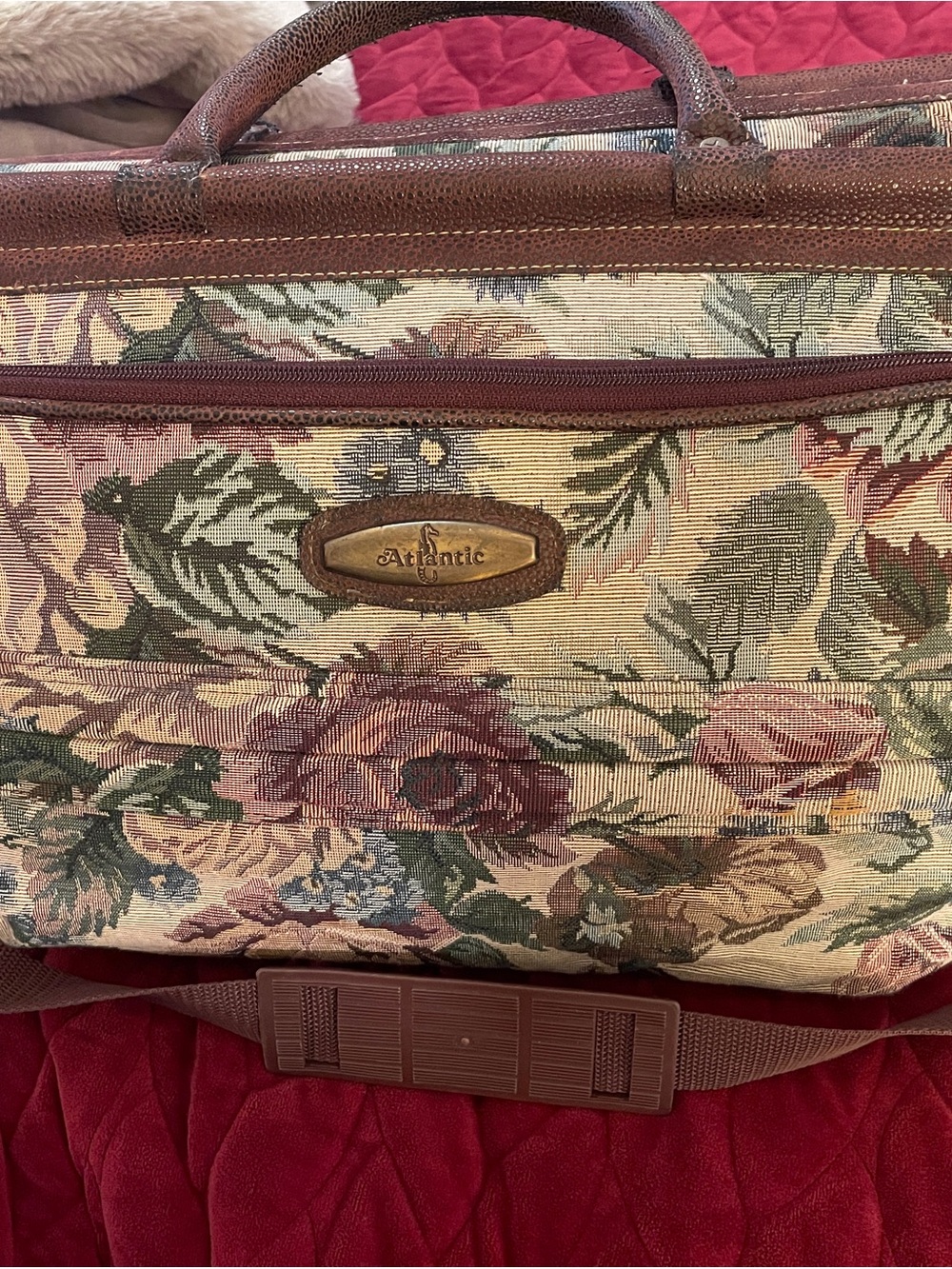 🌸 Atlantic Weekender — Circa 1980 — Burgundy Floral Tapestry 🌸